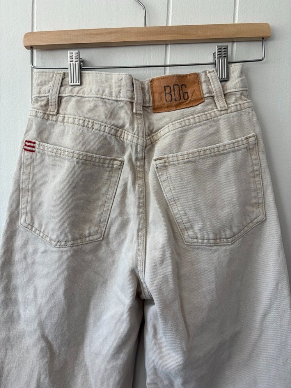 BDG High-Waisted Wide Leg Jean - Picture 4 of 6